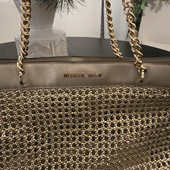 Micheal kors gold woven leather tote with gold chain straps - Picture 3 of 5